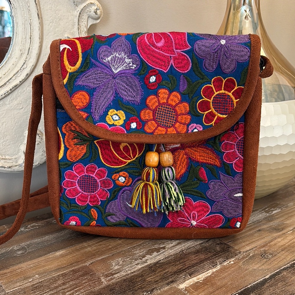 Floral Embroidered Women's Bag